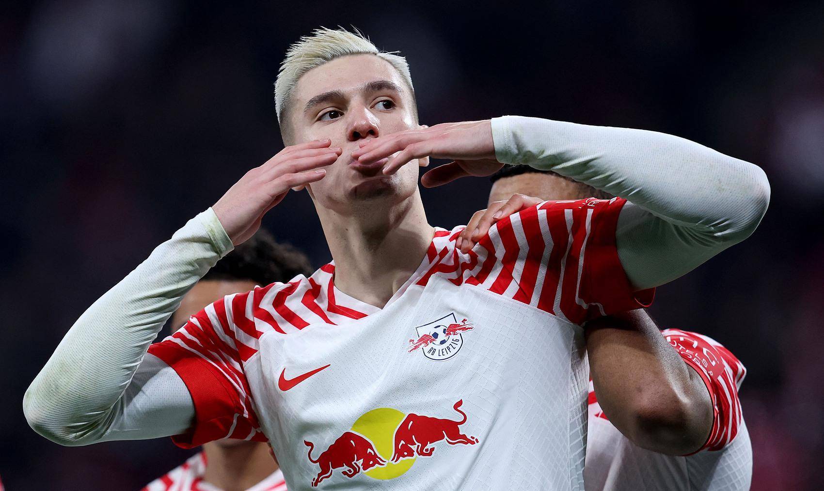 曼联正式签下中锋塞斯科，是为打击利物浦？