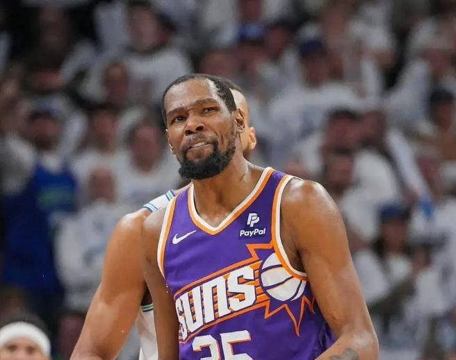 皇冠体育下载-聖(shèng)安东尼奥马刺：成爲(wèi)杜蘭(lán)特首选，超豪华三巨头或将组建