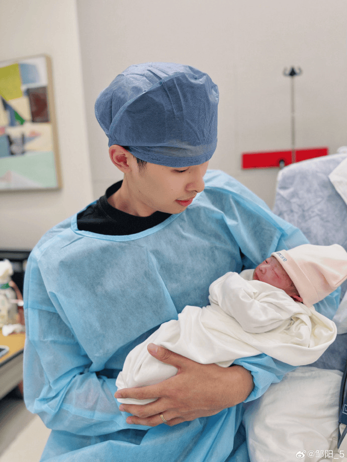 水均益宣布“升级当姥爷”，女儿曾是央视记者、与小7岁CBA男篮队员相恋