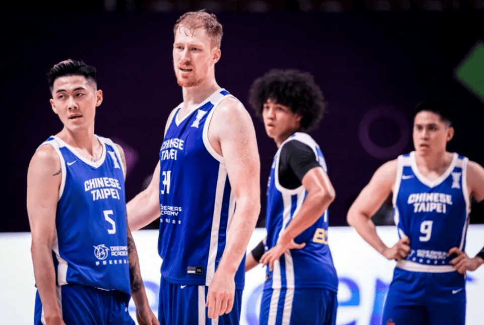 上海锋线大腿亚洲杯场均3.7分，三分12.5%，下赛季或是CBA绝唱？