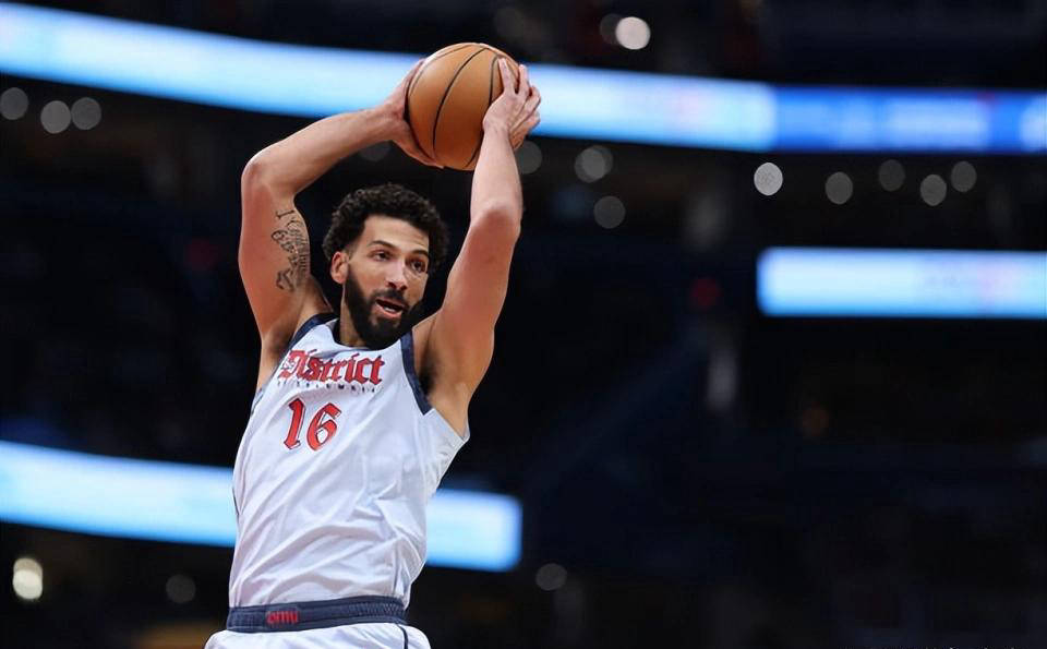 华盛顿奇才续约了安东尼-吉尔，锋线老将再度回归！