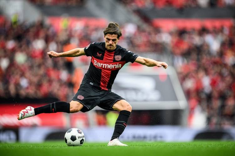 皇冠体育官网-德天空：奥格斯堡有意夏窗签霍夫曼，球员想要留在勒沃库森