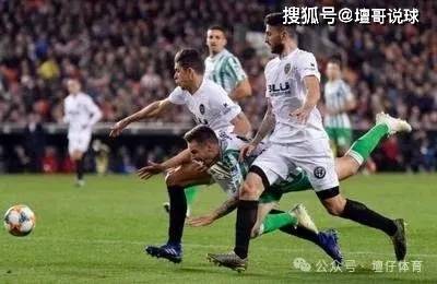 皇冠体育网址-梅斯塔利亚的黎明对决：巴伦西亚vs皇家社会的西甲揭幕战恩怨情仇