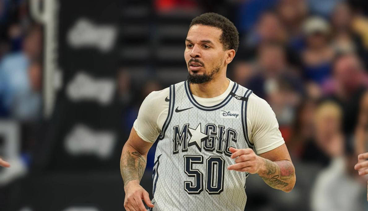 密尔沃基雄鹿队的自由市场签约风波