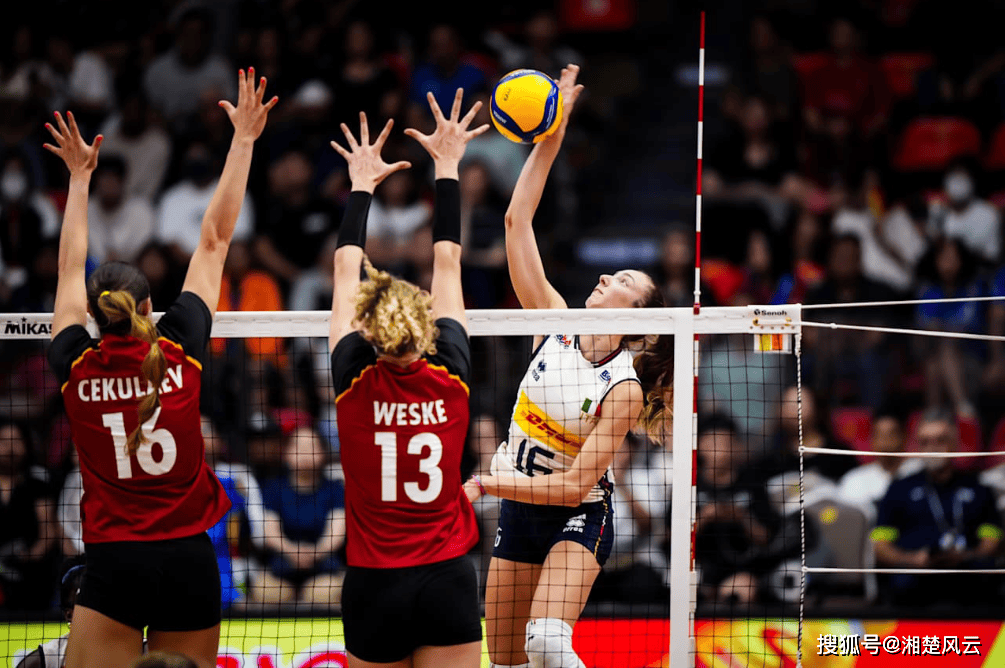 世锦赛：意大利女排3-0德国队，埃格努轰21分，八强已经产生三席