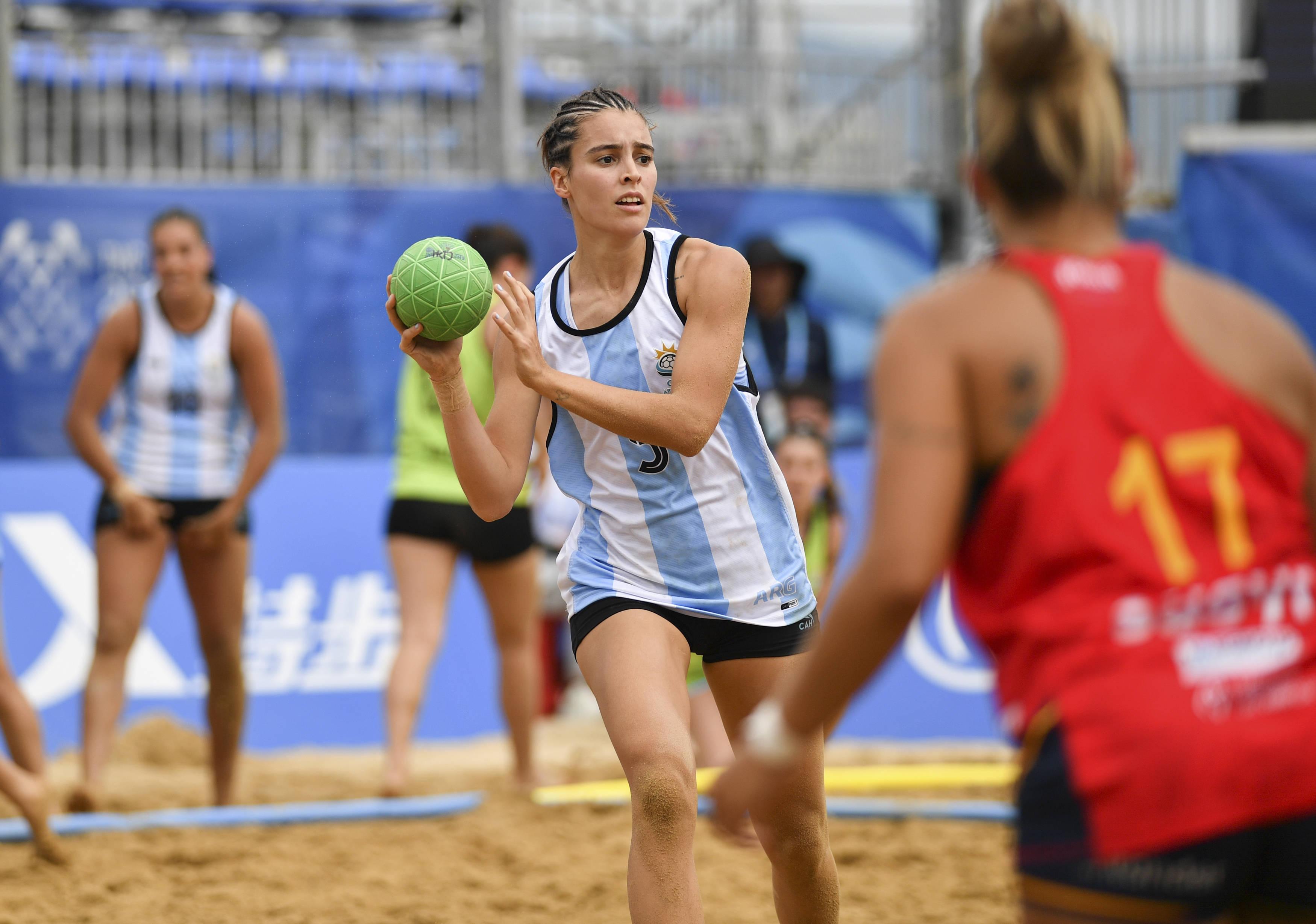 (成都世运会)沙滩手球——女子半决赛:阿根廷队战胜西班牙队