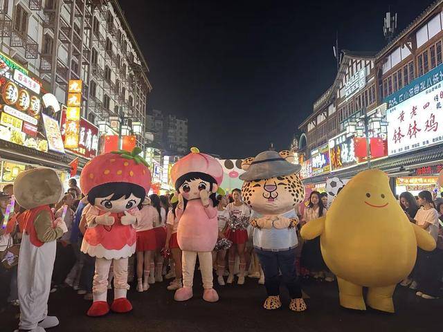 2025/2026四川省城市足球联赛5场比赛同日开赛，各地“文旅盛宴”热闹开摆