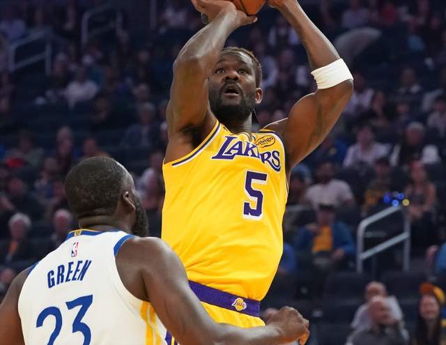 在揭幕战惨败金州勇士后，湖人或考虑拿下篮网32+22怪兽中锋